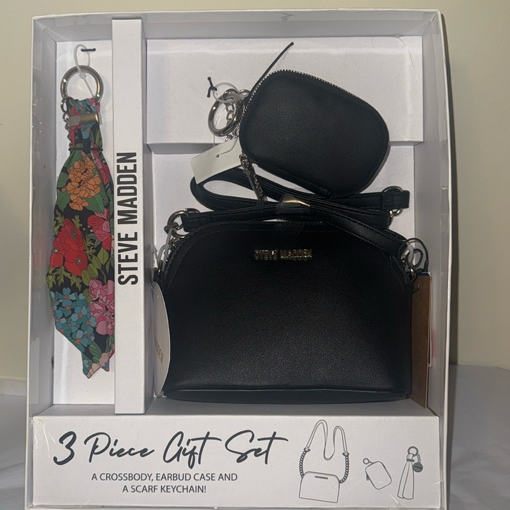 Steve Madden black Crossbody bag gift set, includes scarf, and earbud case, new